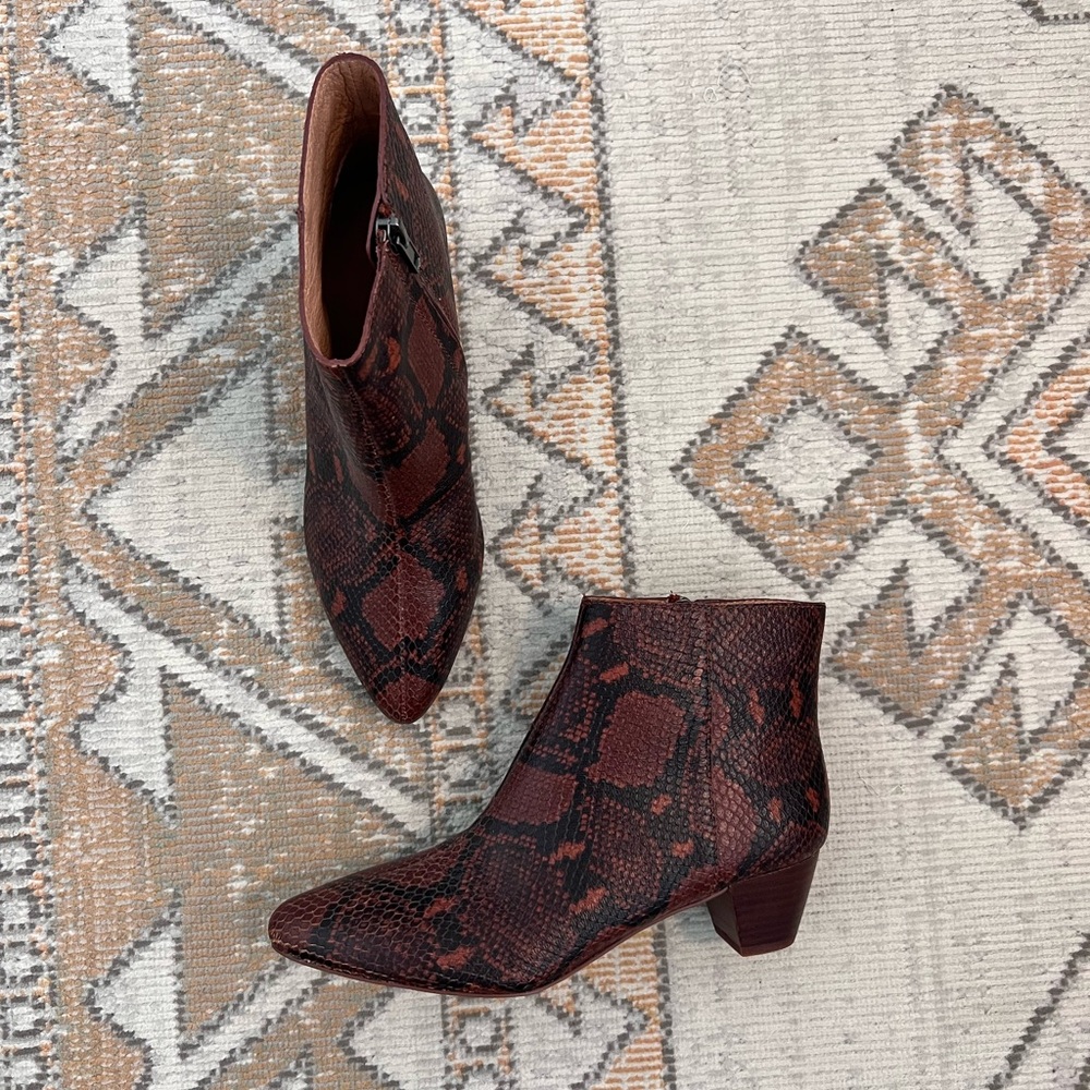 NEVER WORN, Madewell ankle booties in snake-print!